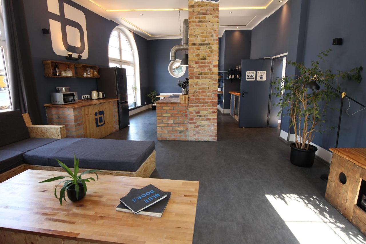 Blue Doors Hostel Ktv ロストック エクステリア 写真