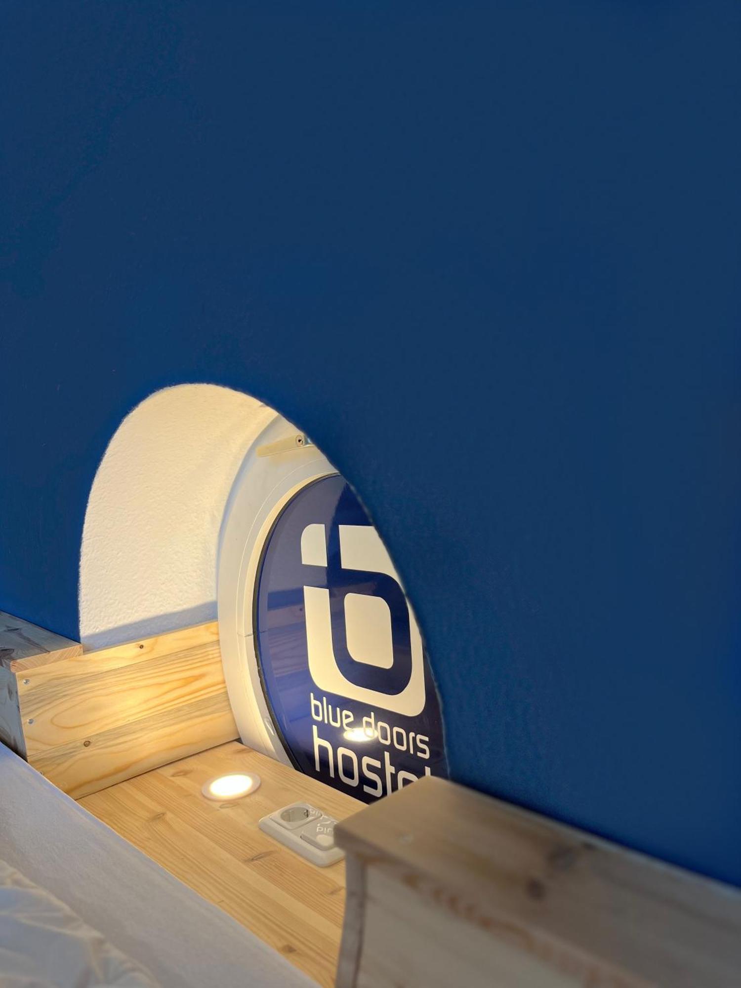 Blue Doors Hostel Ktv ロストック エクステリア 写真