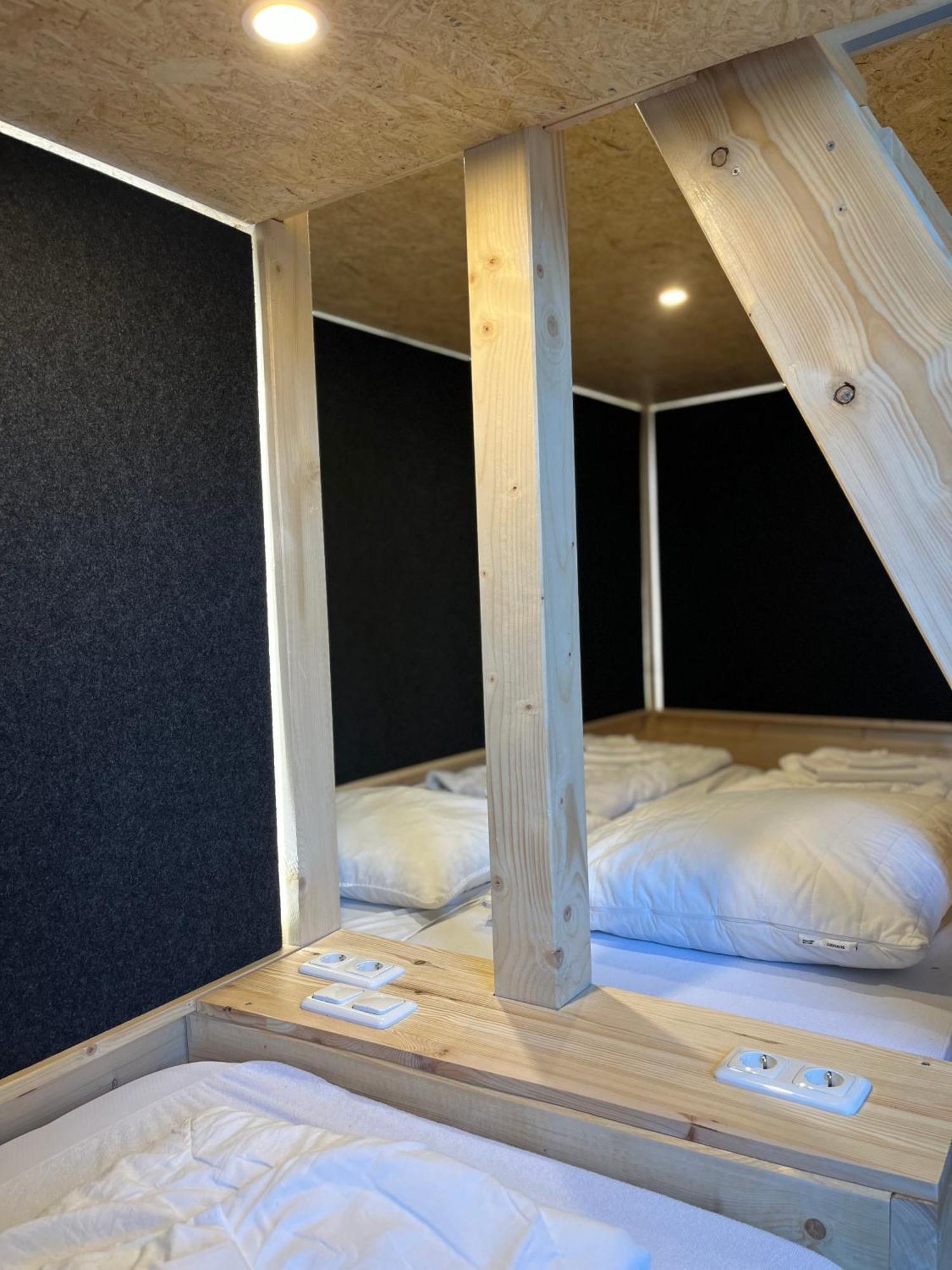 Blue Doors Hostel Ktv ロストック エクステリア 写真